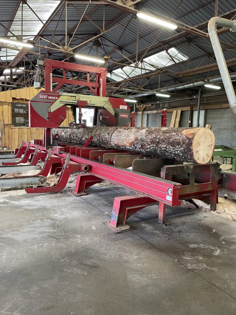 Scierie SERRA AFRICA XE135/160 en action 4