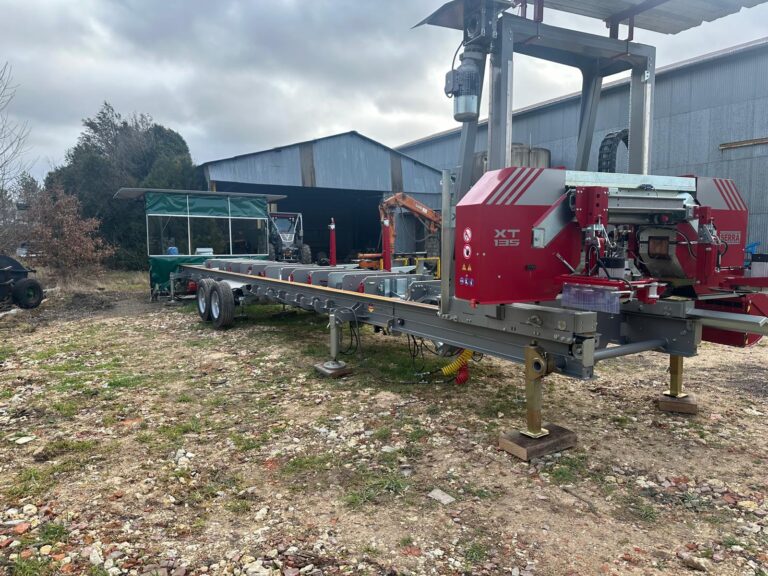 Scierie mobile SERRA XT135 sur chantier