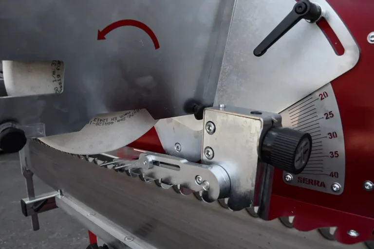 Affûteuse SERRA Shark 200 en atelier